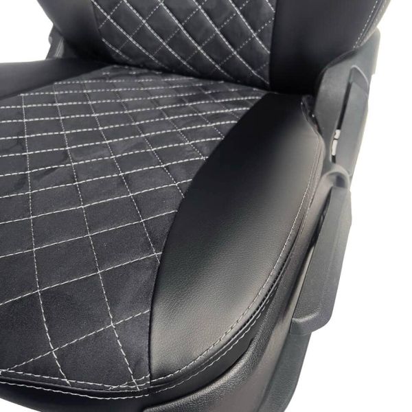 Чехлы Алькантара на Skoda Yeti 2009-2018 г.в. Чехлы Алькантара на Skoda Yeti 2009-2018 г.в.